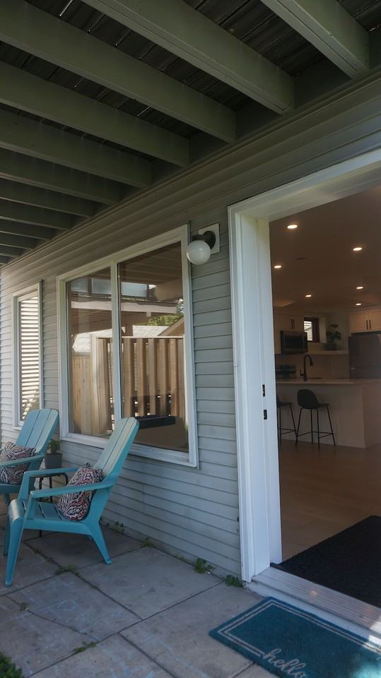 1733 30 Ave Sw - Photo 2 of 27