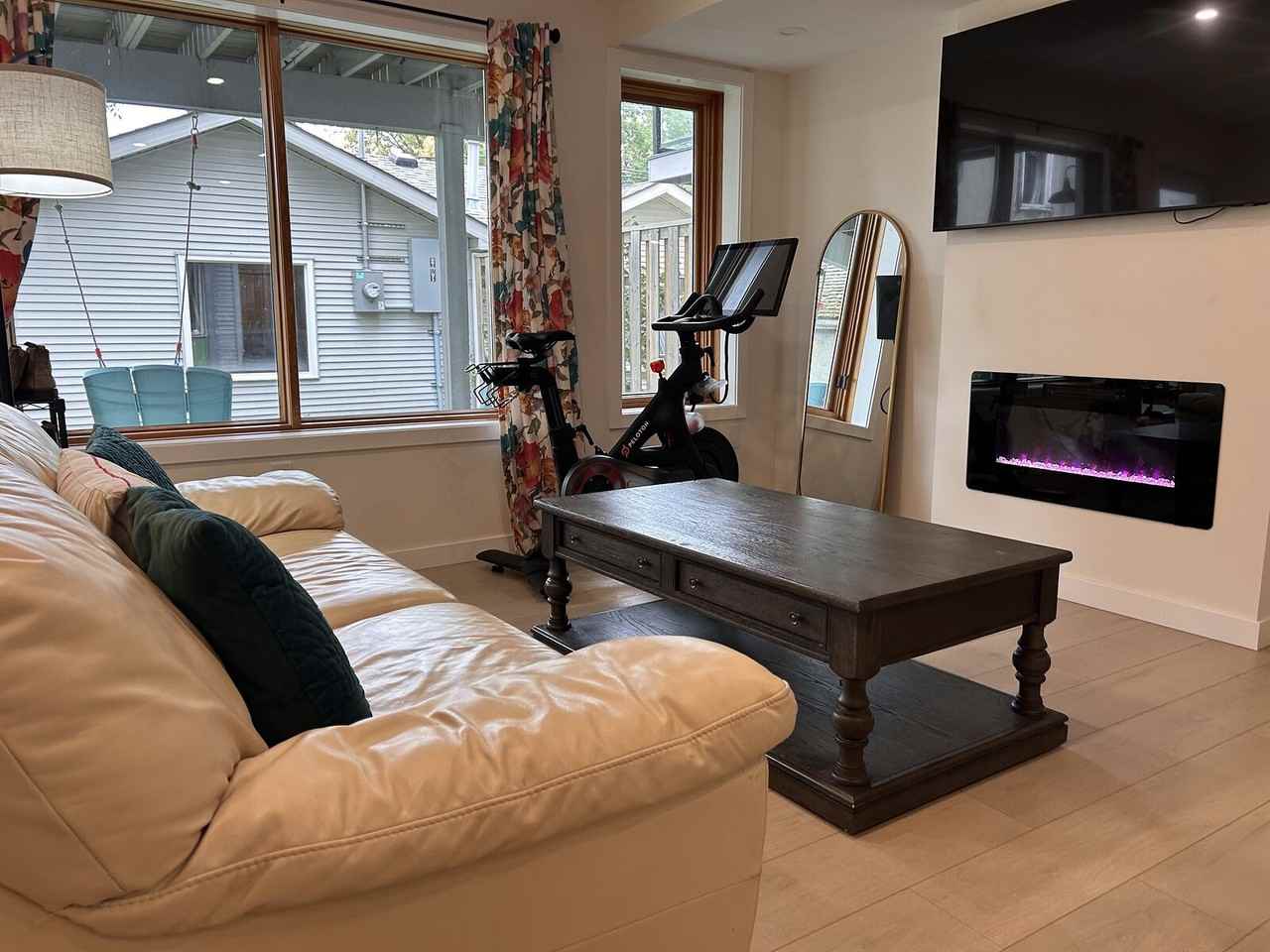 1733 30 Ave Sw - Photo 4 of 27