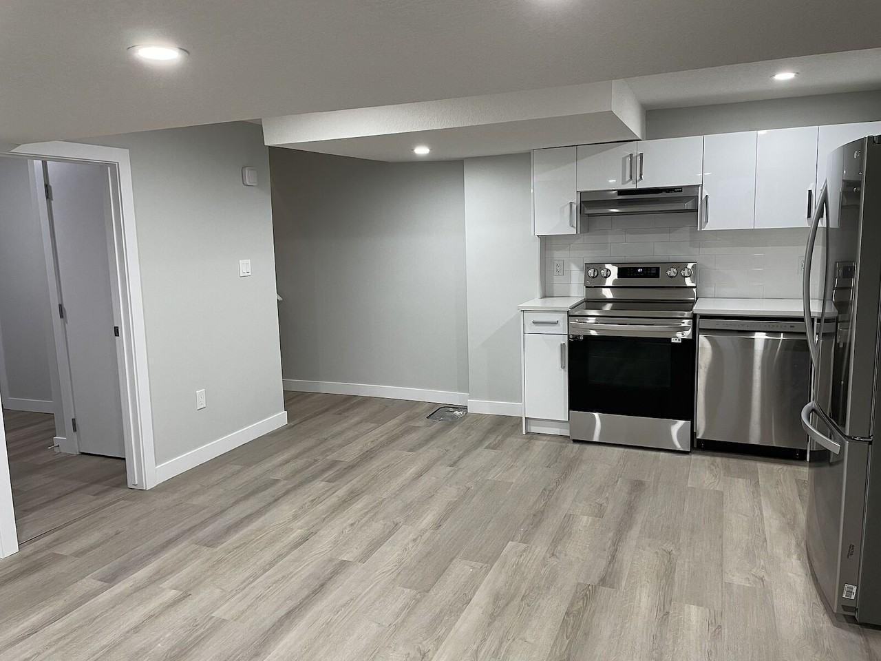 8523 79 St Nw - Photo 3 of 7