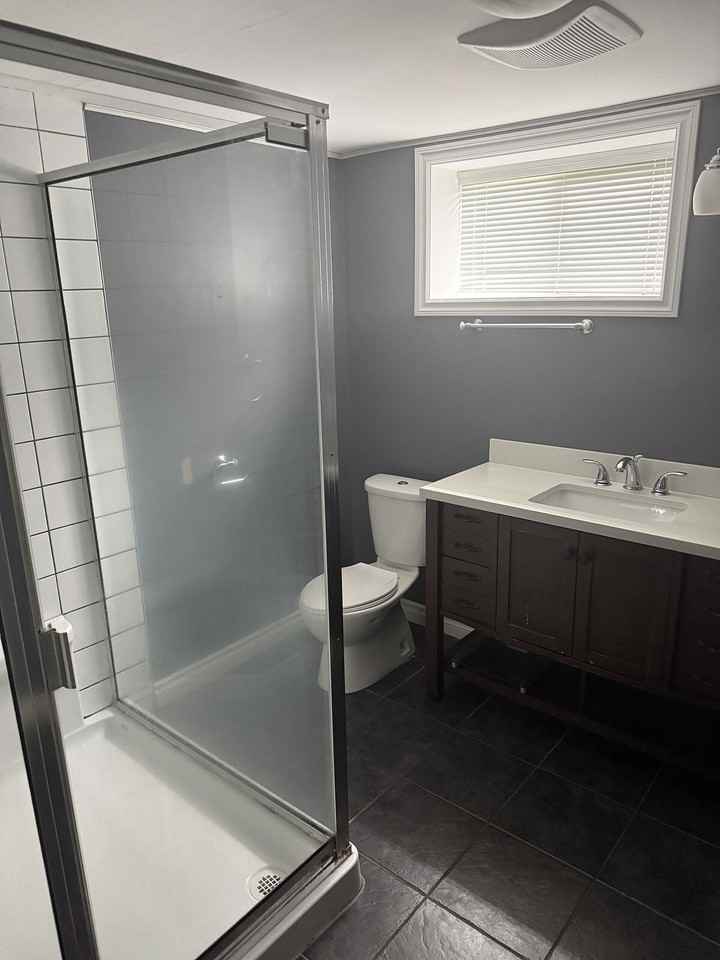 11645 125 St Nw - Photo 5 of 15