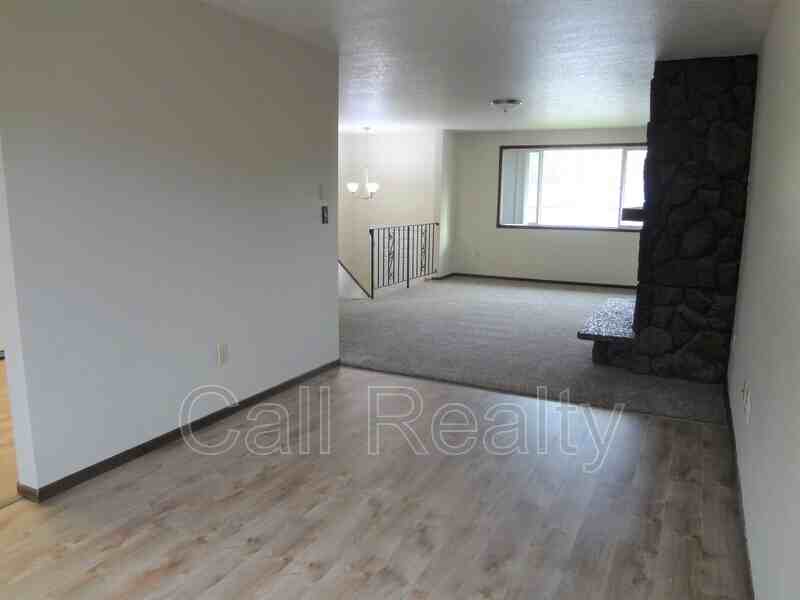 10905 E 33rd Ave - Photo 5 of 12