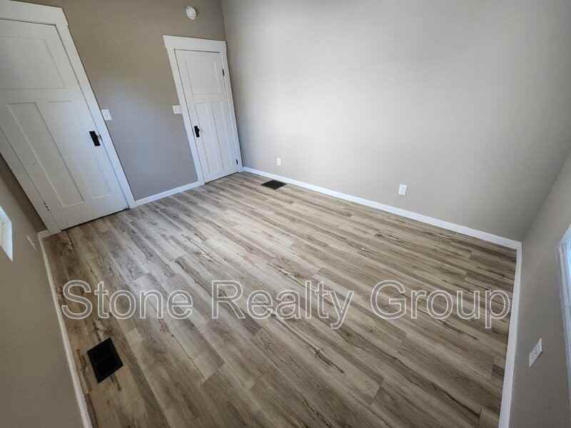 2225 N 11th St - Photo 7 of 14