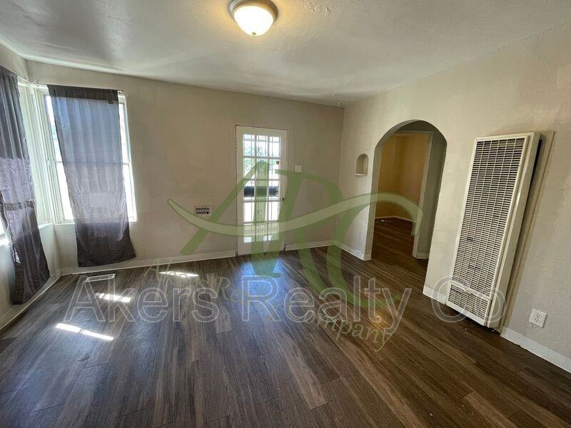 1702 Van Buren St - Photo 4 of 14