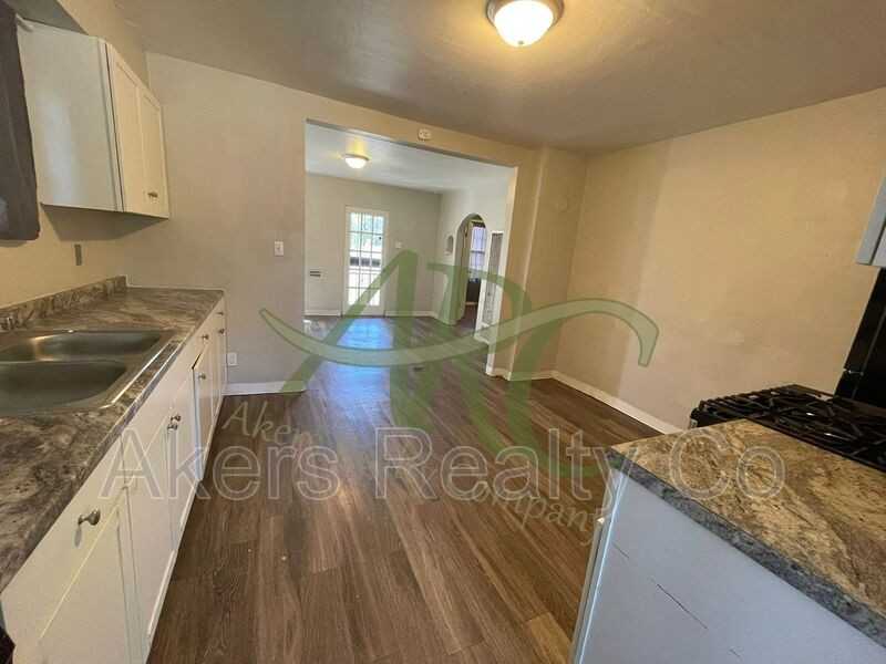 1702 Van Buren St - Photo 6 of 14