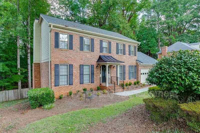 766 Chesterfield Dr - Photo 3 of 45