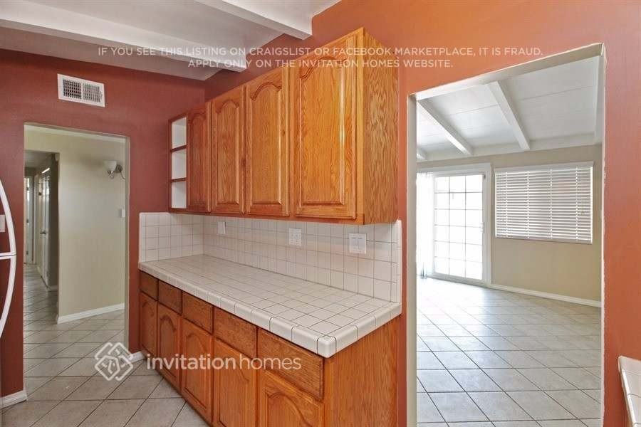 8421 Flallon Ave - Photo 6 of 19