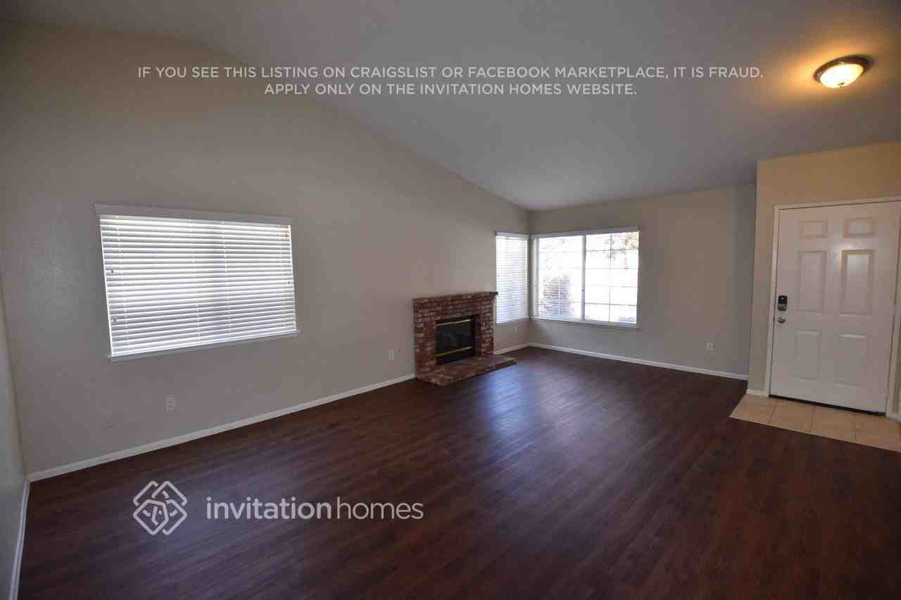 19711 Westerly Dr - Photo 2 of 7