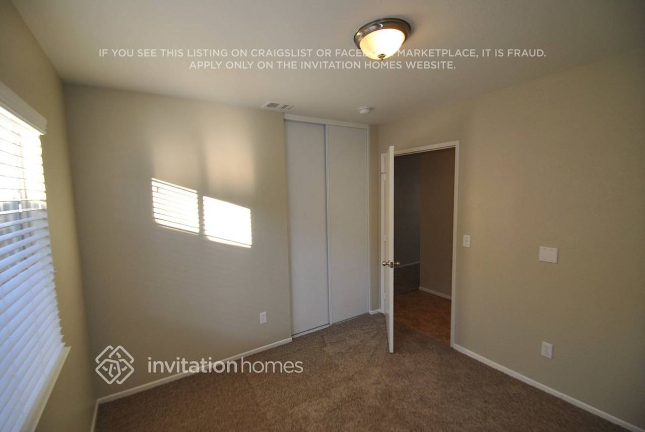 19711 Westerly Dr - Photo 4 of 7