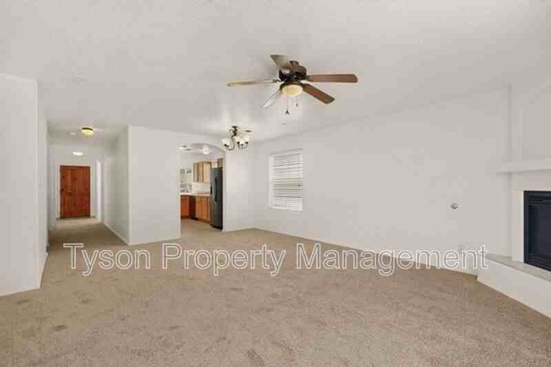 1812 Black Gold St Se - Photo 6 of 33