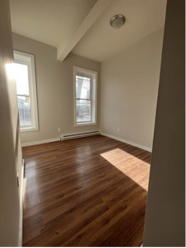 110 Lark St - Photo 3 of 8