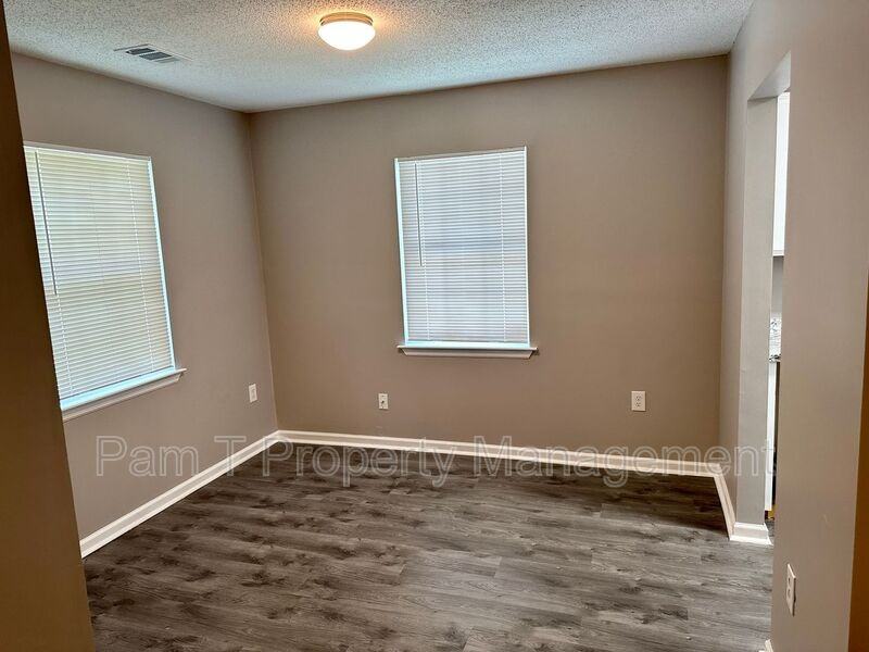 2607 Bismark Ave - Photo 6 of 20