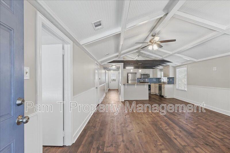 2022 Ridgewood Ave - Photo 4 of 25