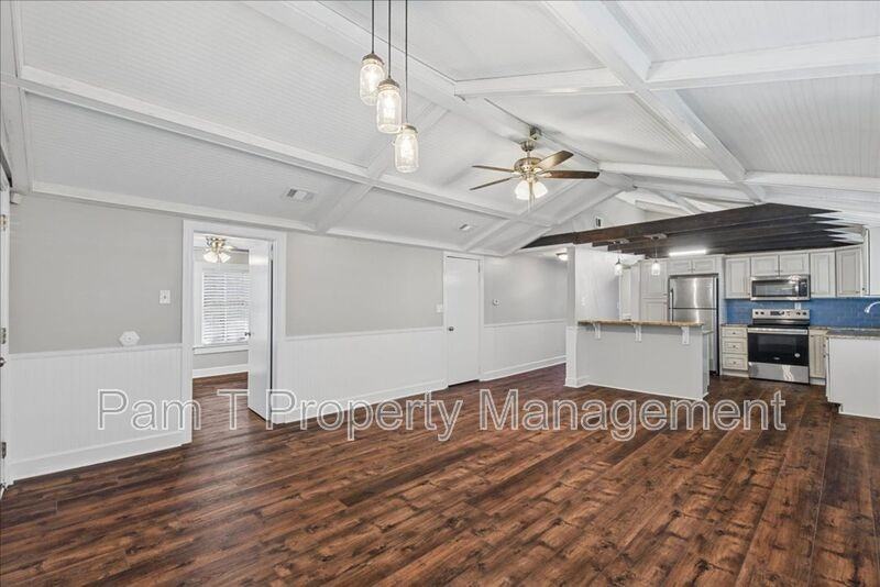 2022 Ridgewood Ave - Photo 5 of 25