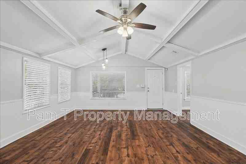 2022 Ridgewood Ave - Photo 6 of 25