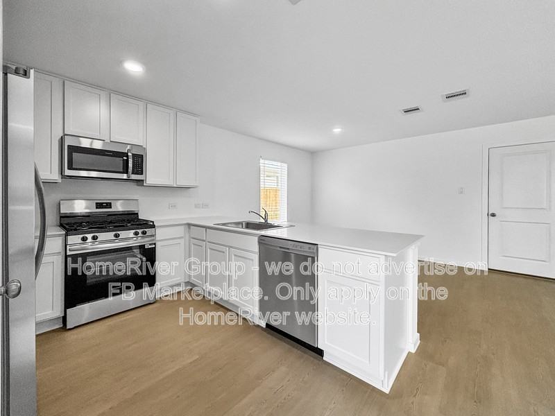 5818 Starling Dr - Photo 3 of 22