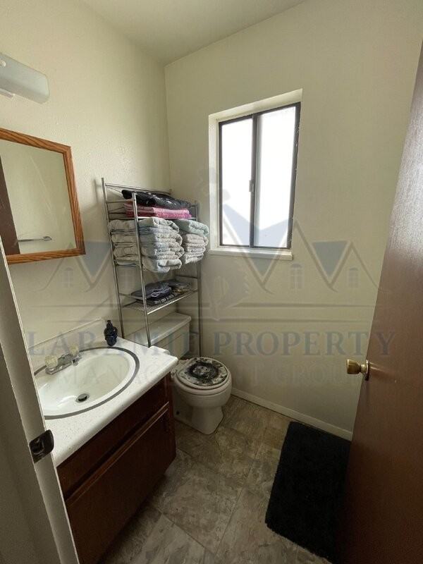 714 Downey St #15 - Photo 5 of 9