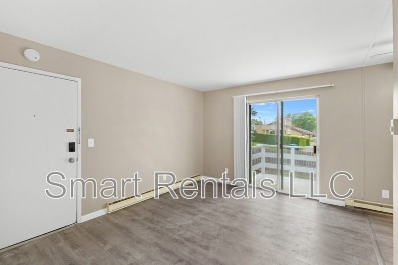 9951 Chateau Roi Ct - Photo 6 of 14