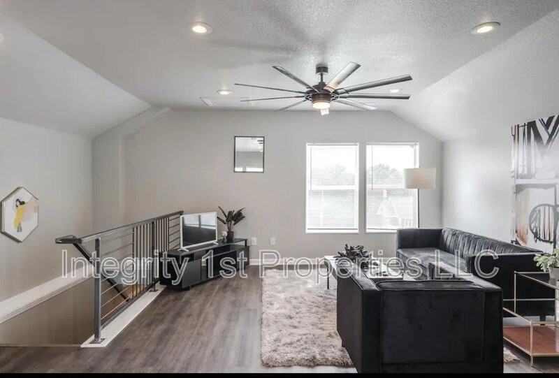 3836 Paseo Blvd - Photo 5 of 12