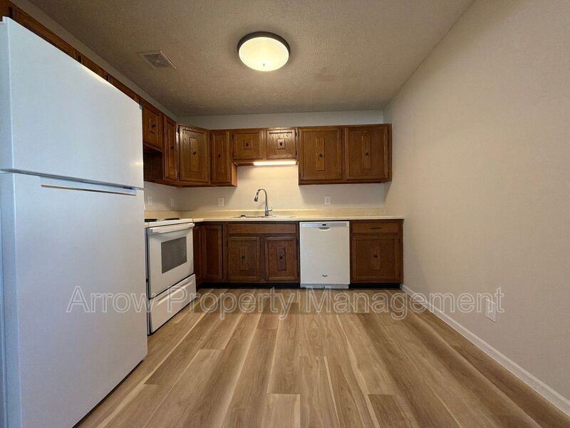 922 A St #2 - Photo 2 of 21