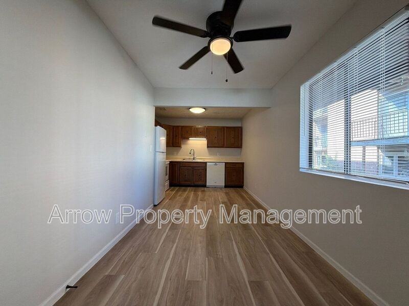 922 A St #2 - Photo 3 of 21