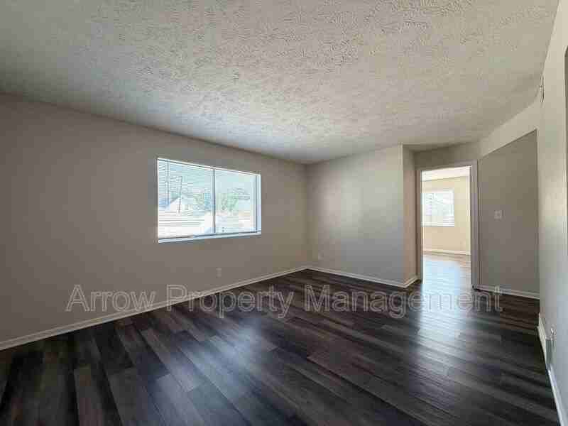 922 A St #2 - Photo 7 of 21