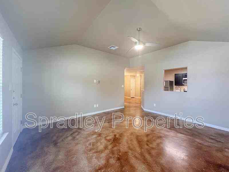 1651 Sabine Rd - Photo 2 of 14