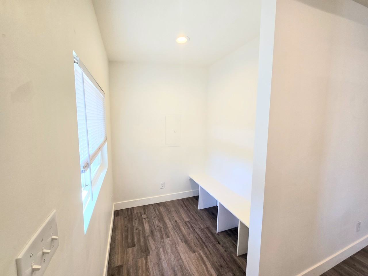 831 S Edison St #833UP - Photo 2 of 30