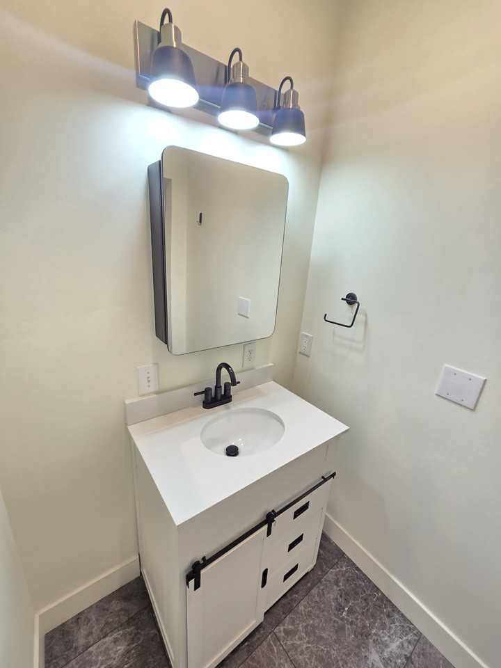 831 S Edison St #833UP - Photo 5 of 30