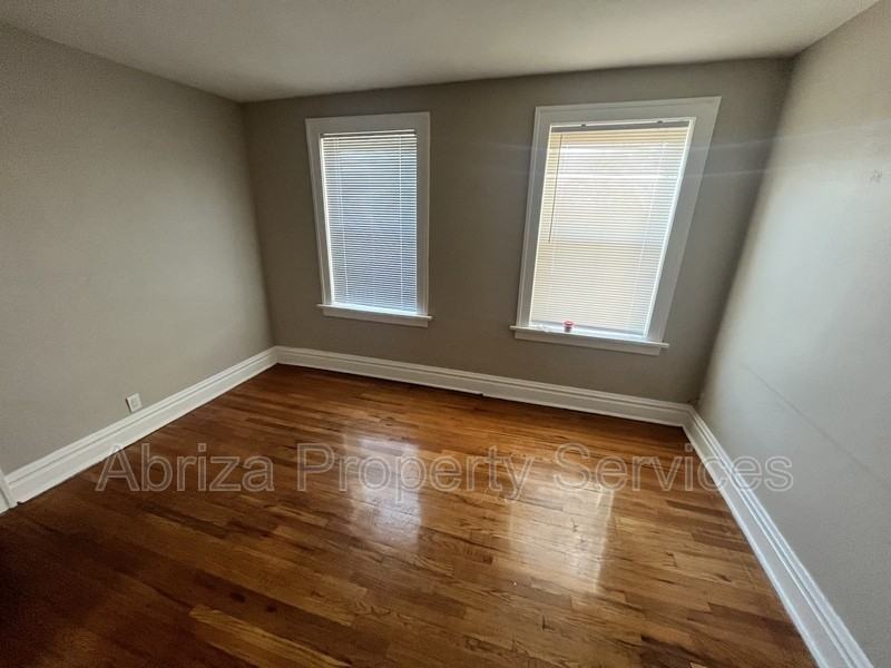 4738 Grand Dr #2S - Photo 2 of 14