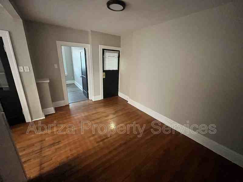 4738 Grand Dr #2S - Photo 6 of 14