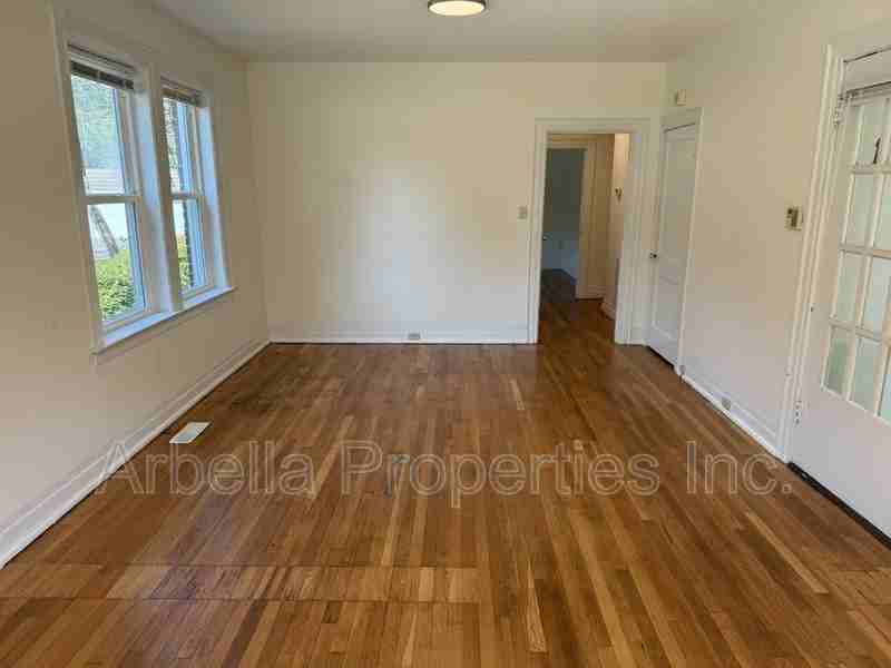 707 E Unaka Ave #1 - Photo 4 of 16