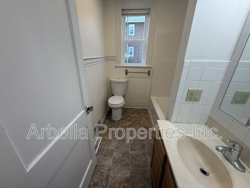 707 E Unaka Ave #1 - Photo 6 of 16