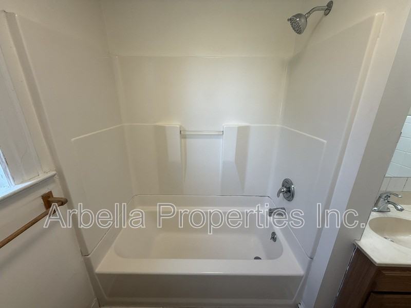707 E Unaka Ave #1 - Photo 7 of 16
