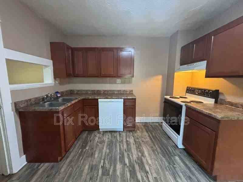 1019 Burleigh Ave - Photo 7 of 22