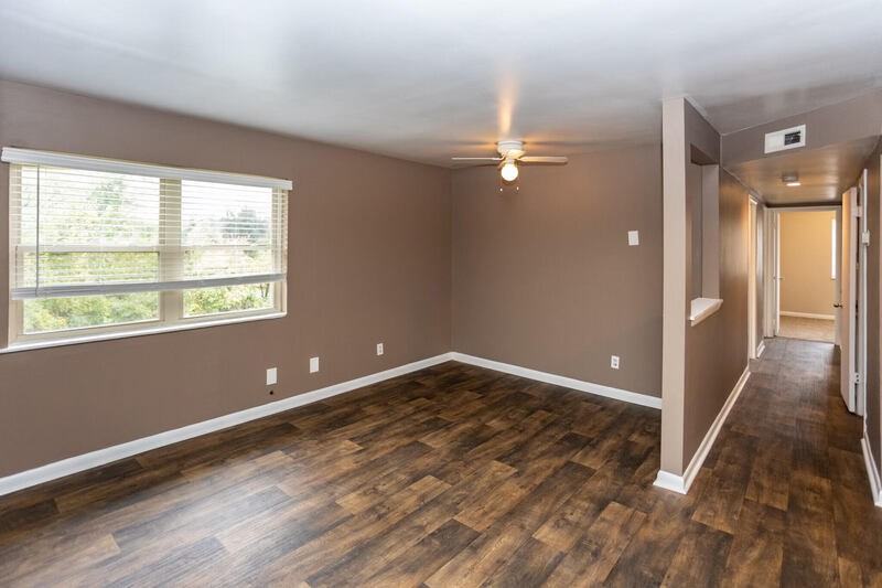 2627 Wimpole Ave - Photo 4 of 9