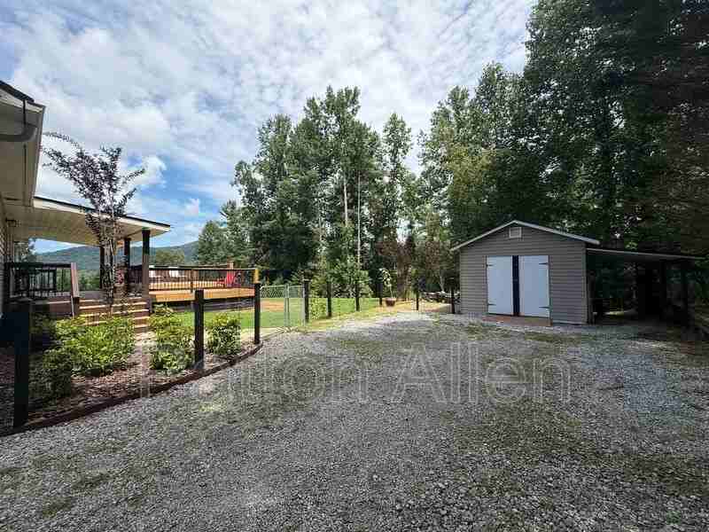 1020 Hutch Mountain Rd - Photo 2 of 32