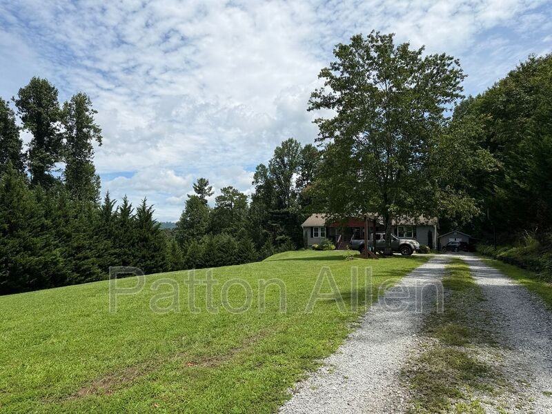 1020 Hutch Mountain Rd - Photo 5 of 32