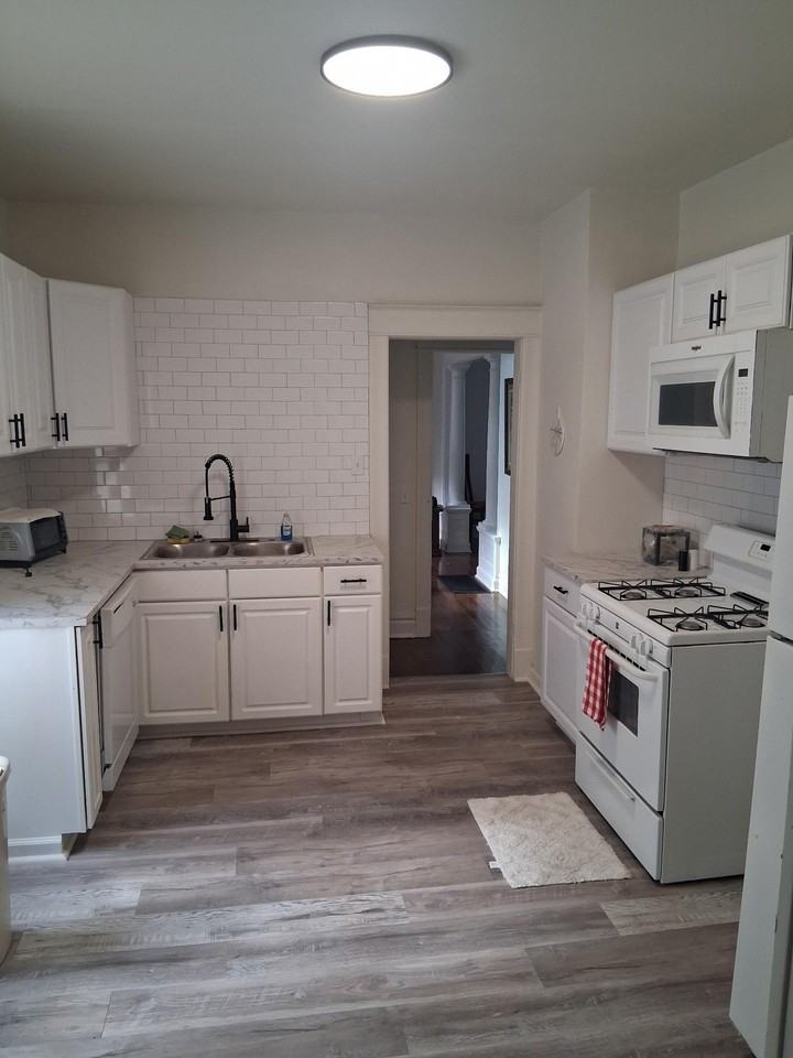 E 28th St - Photo 2 of 11