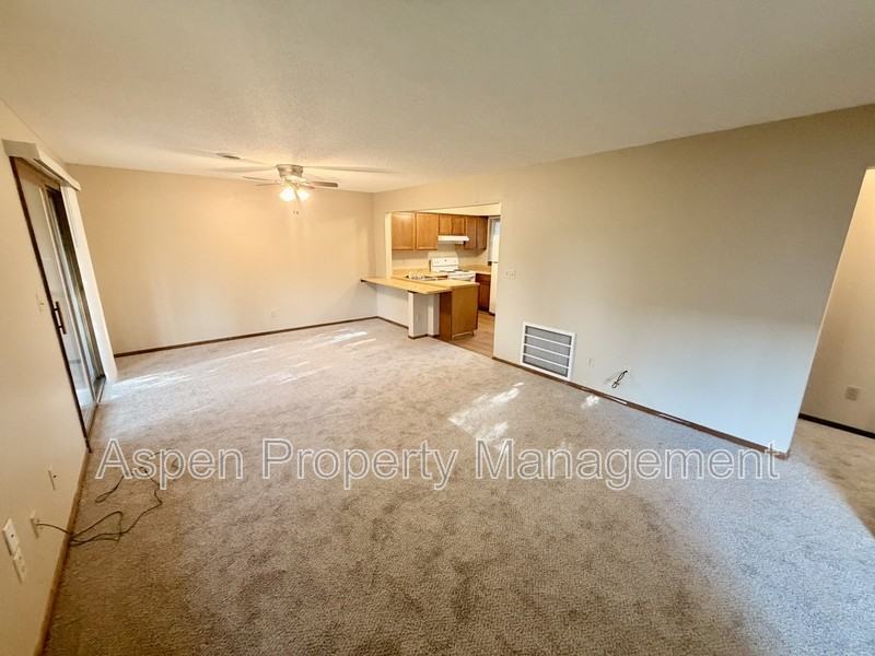 740 Westwinds Dr - Photo 3 of 8