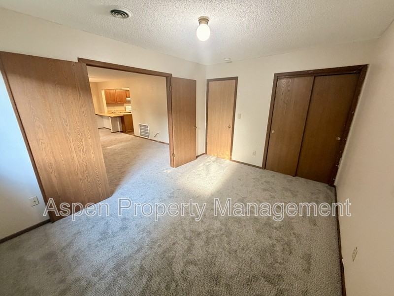 740 Westwinds Dr - Photo 5 of 8