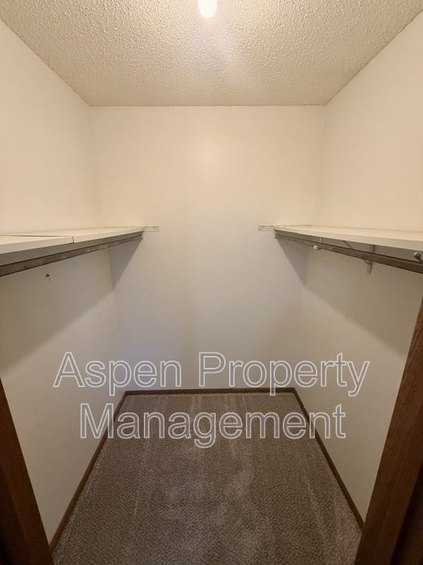 740 Westwinds Dr - Photo 7 of 8