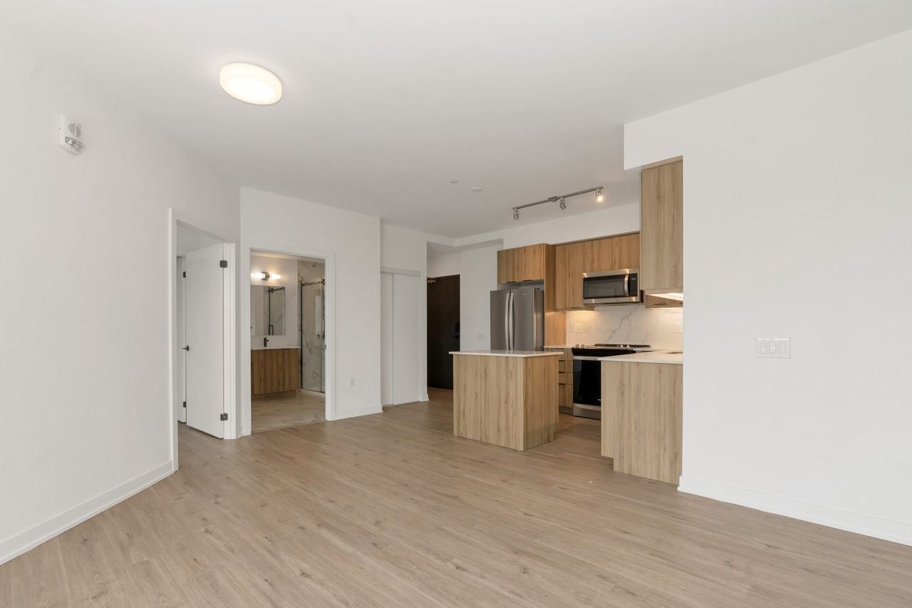 56 Lakeside Ter, Barrie, ON L4M 0L4, Canada - Photo 2 of 20