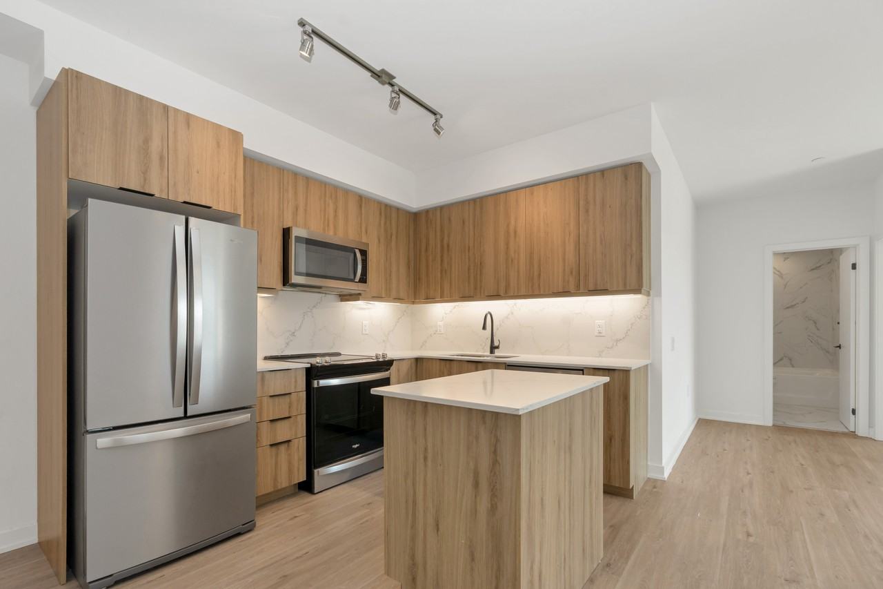 56 Lakeside Ter, Barrie, ON L4M 0L4, Canada - Photo 3 of 20
