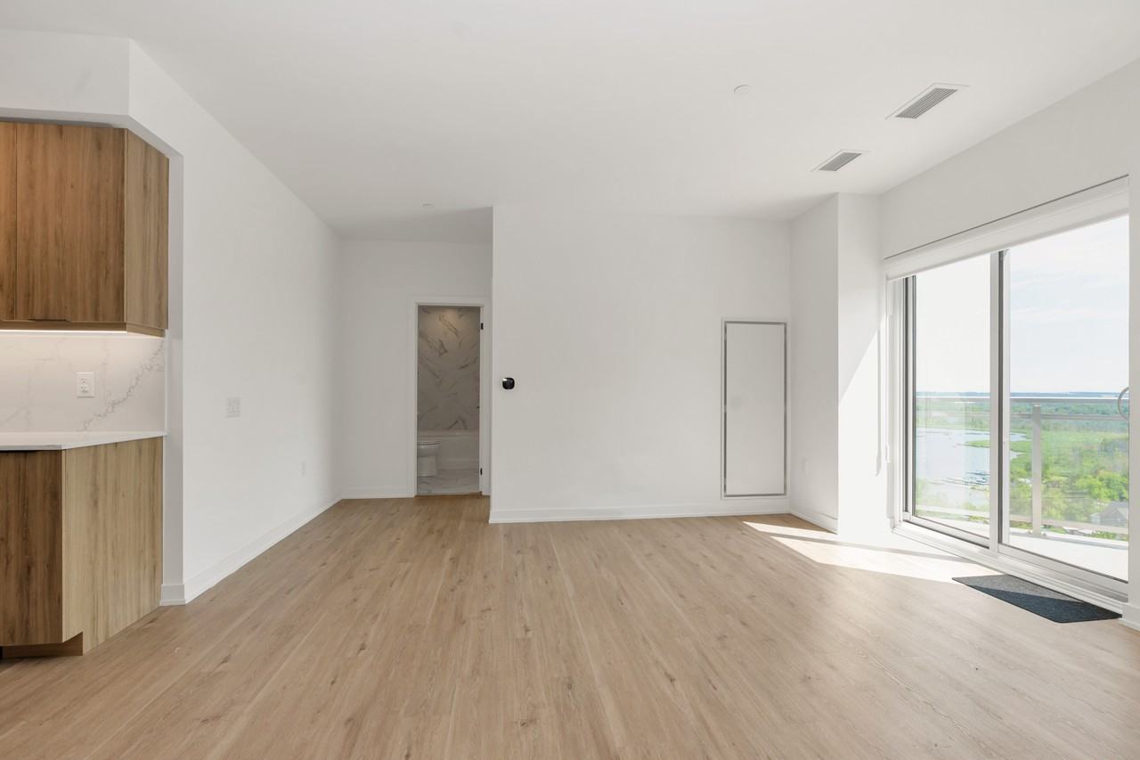56 Lakeside Ter, Barrie, ON L4M 0L4, Canada - Photo 6 of 20