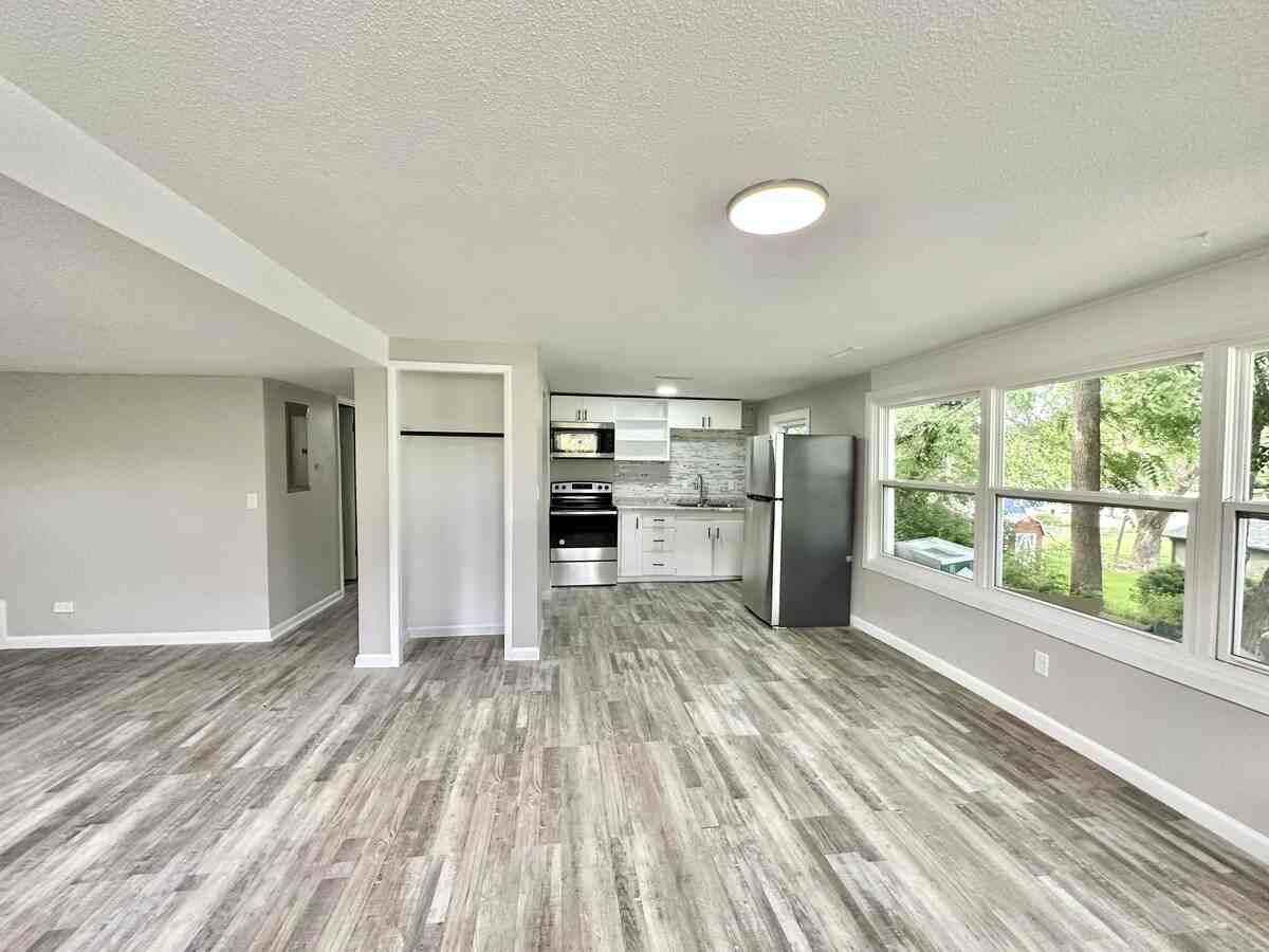 2527 Lynner Drive - Photo 6 of 9