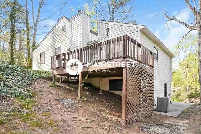 358 Shalloway Dr Ne - Photo 2 of 18