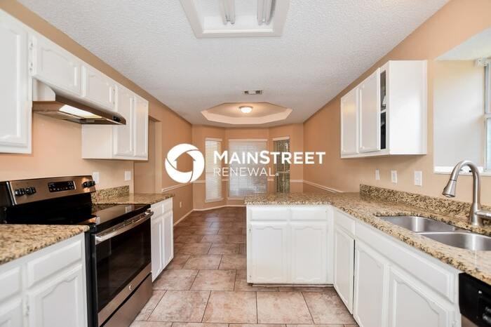 709 Grand Cayman Way - Photo 3 of 16