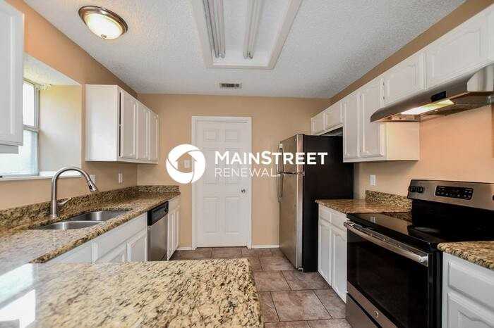 709 Grand Cayman Way - Photo 4 of 16