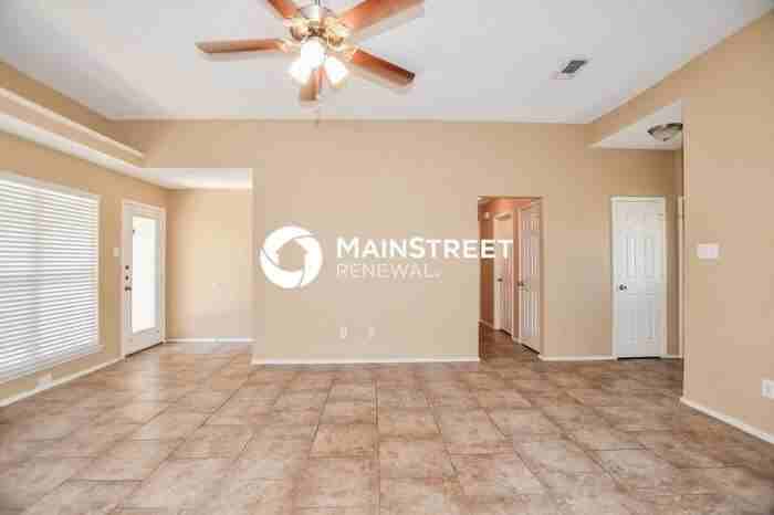 709 Grand Cayman Way - Photo 6 of 16