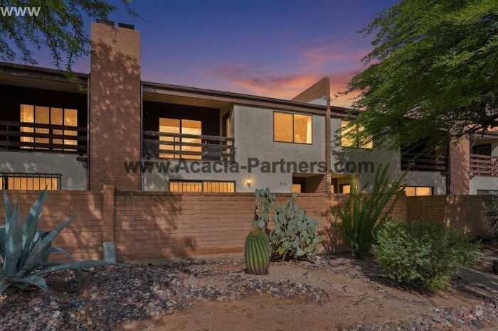 2765 N Treat Ave - Photo 2 of 47